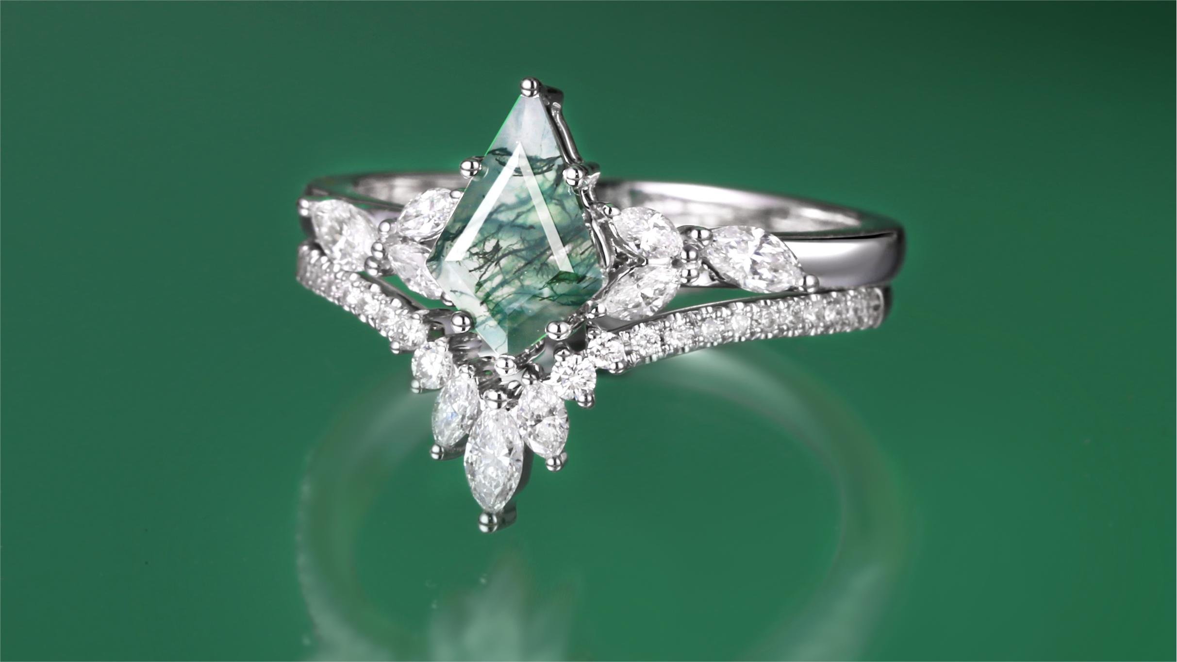 What Makes Moss Agate Popular for Engagement Rings?